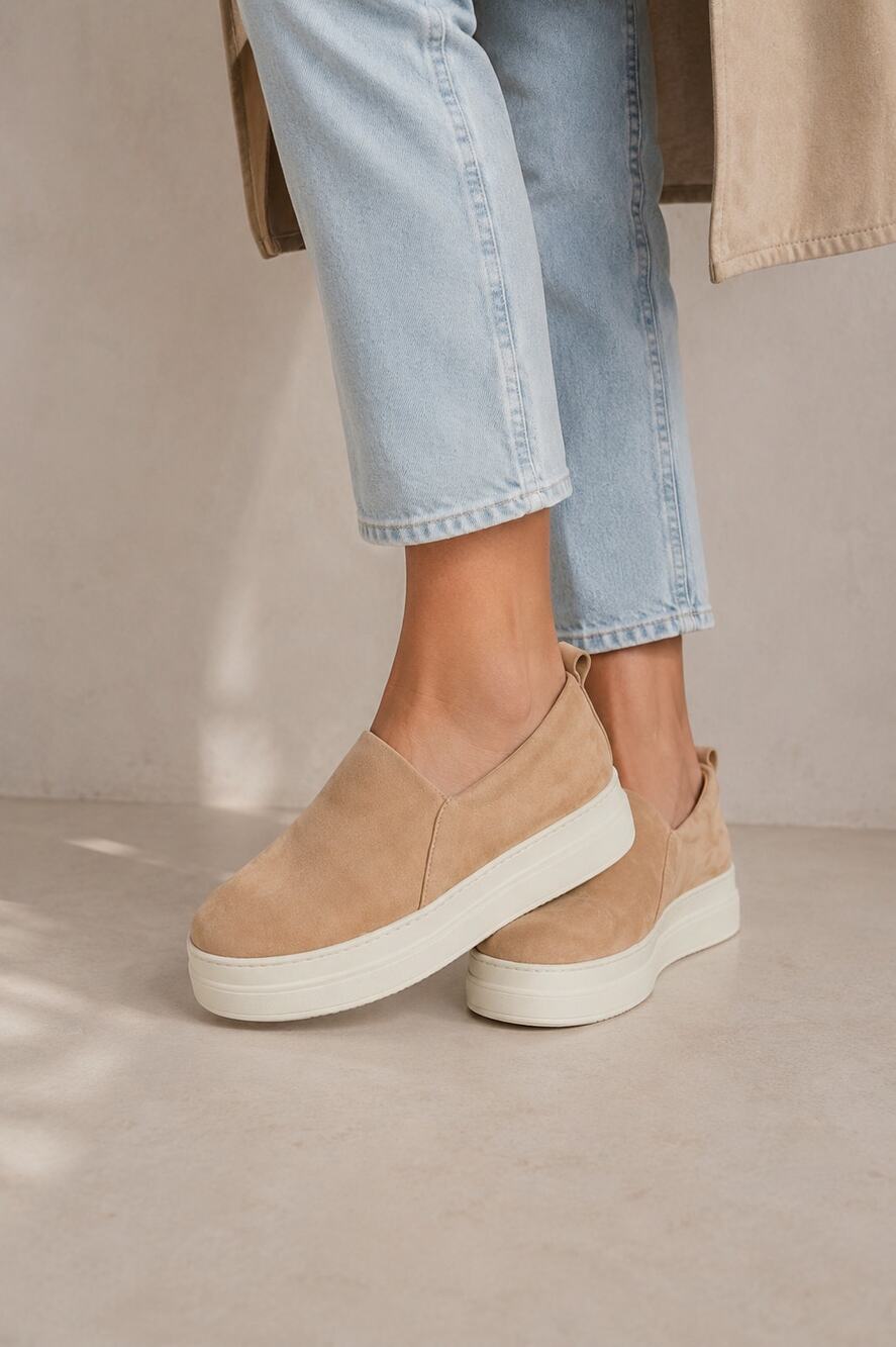 J Slides Tan Suede Leather Slip On Platform Flats Womens 7 Comfort Shoes Classic